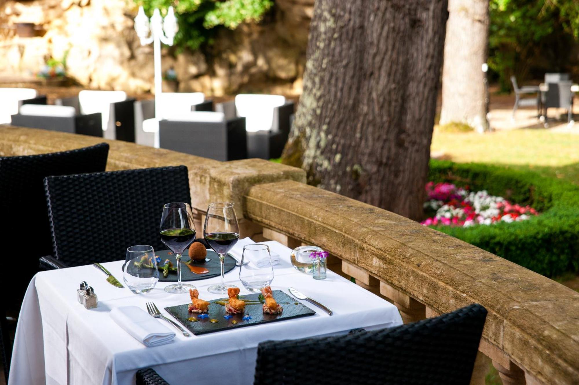 Hotel Restaurant Du Chateau De La Tour Béguey Kültér fotó